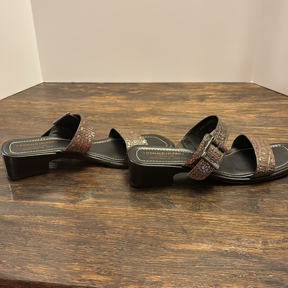 Donald J Pliner Metalic Gator Pattern sandals size 9.5N - Picture 4 of 9